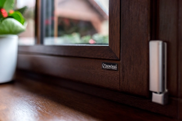 Welche Fensterbank passt zu Holzfenstern?