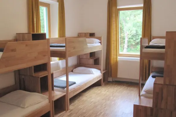 Warum sind Heizkörper unter dem Fenster?